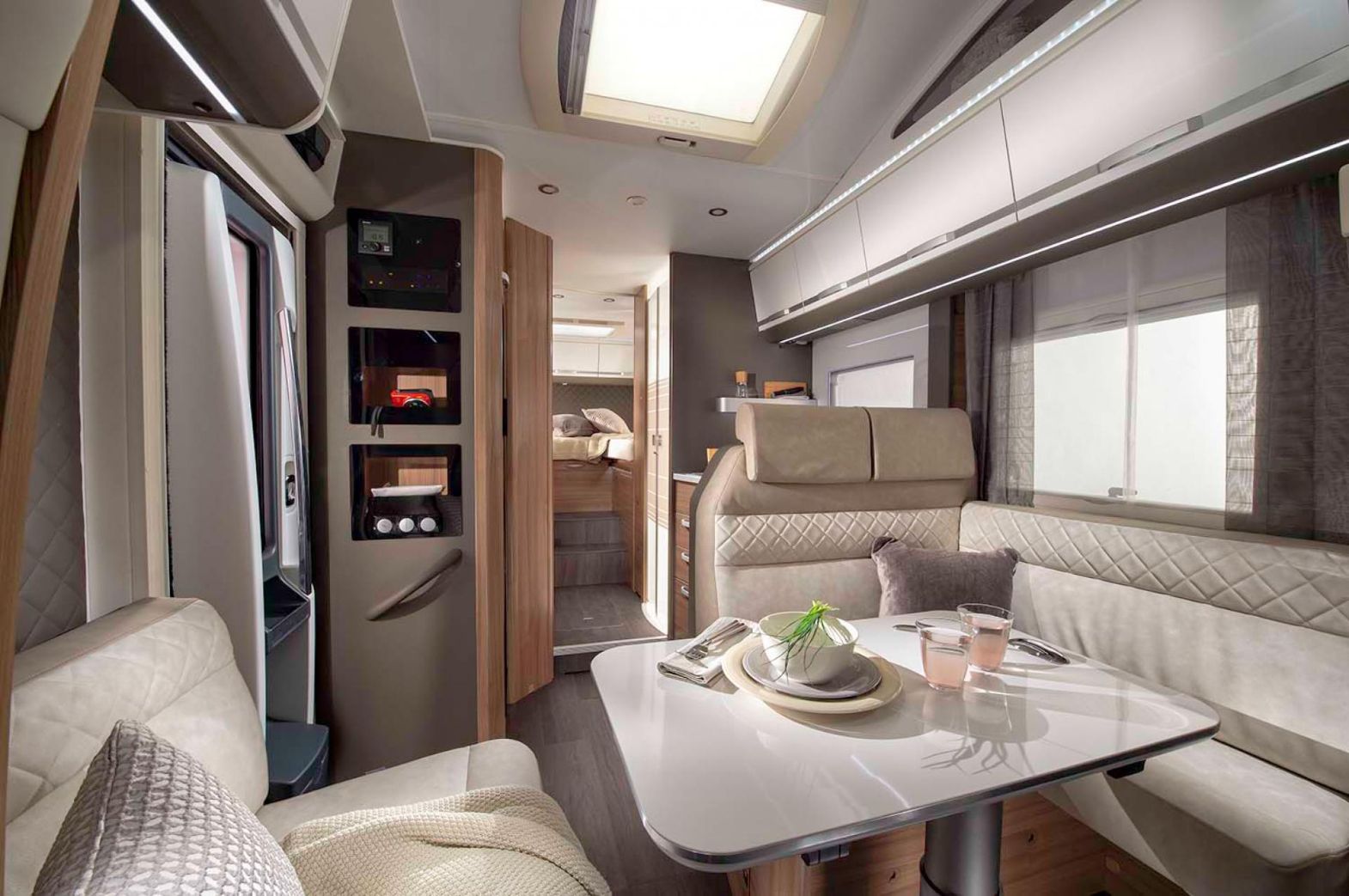 adria-coral-xl-mansardato-camperistico