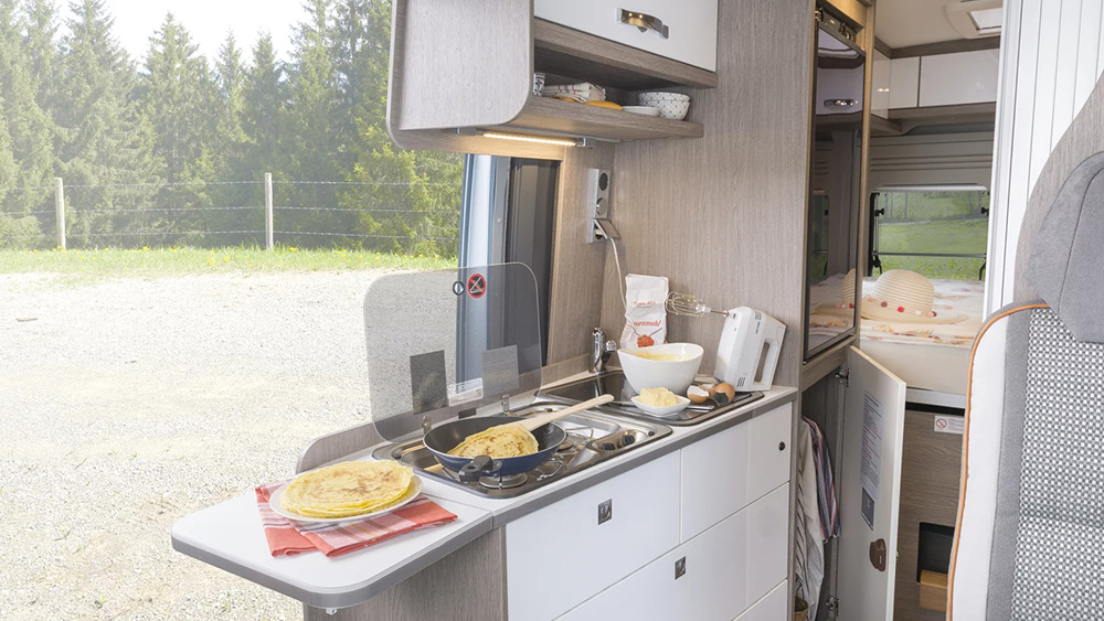 PÖSSL 2Win R Plus Van Citroen Jumper | Camperistico.com